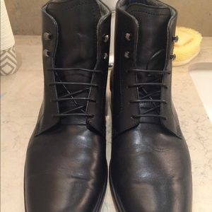 Black Hugo boss dress boots